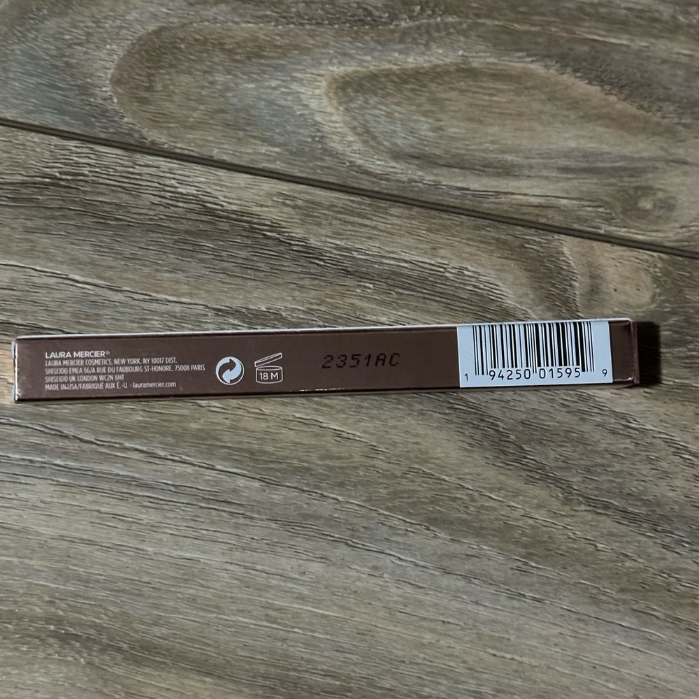 Laura Mercier Caviar Stick Color: Strike a Rose -shimmering
Size 0.05 oz/ 1.64 g - Picture 7 of 15